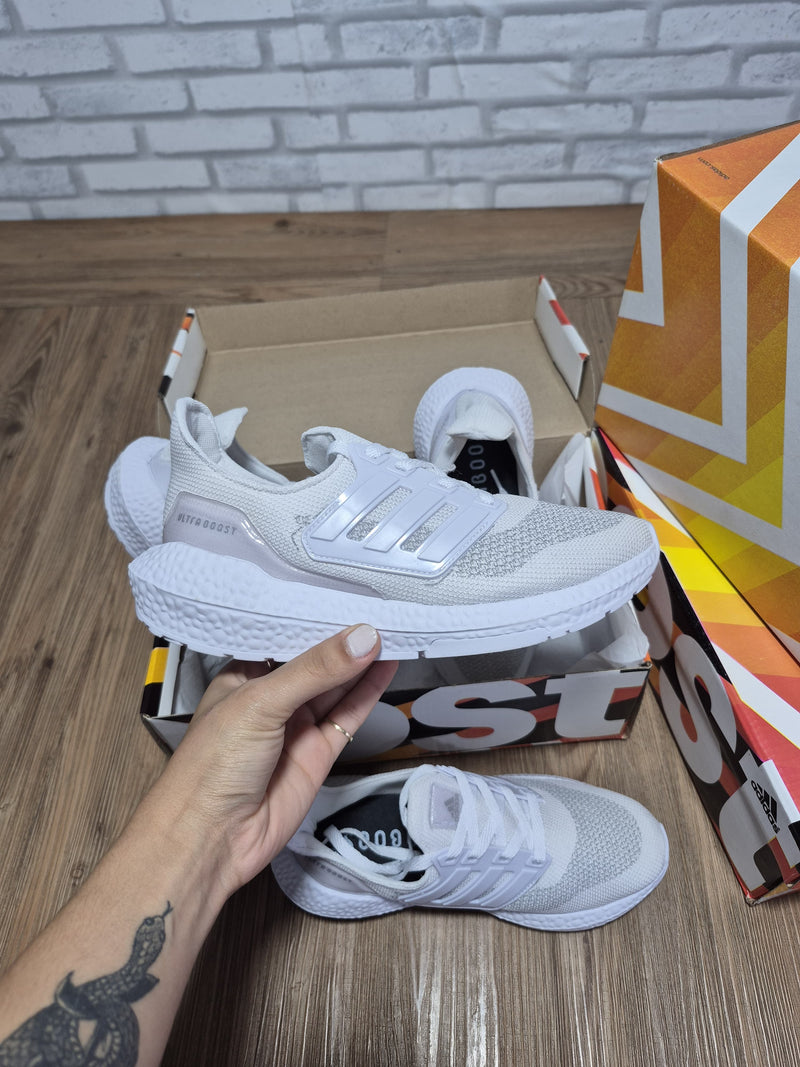 Adidas Ultraboost / Masculino - Primeira Linha