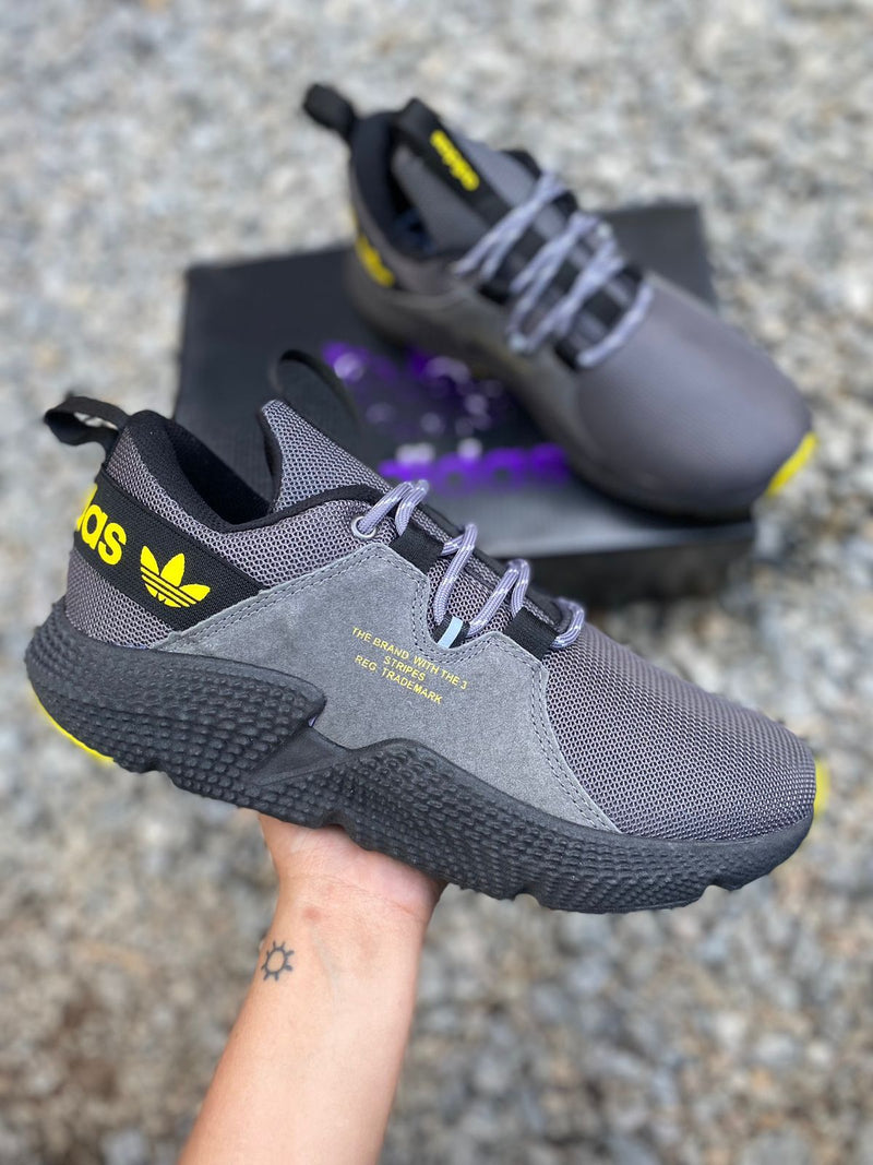 Tênis Adidas Off White Unisex