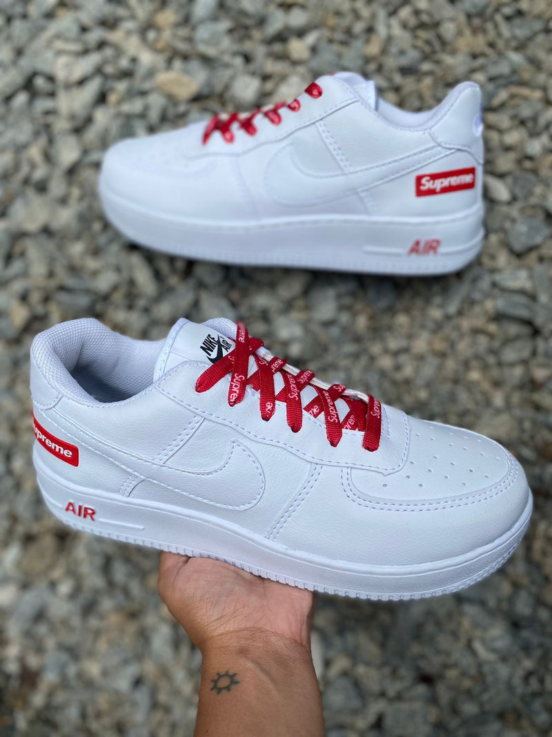 Tênis Nike Air Force 01 Supreme