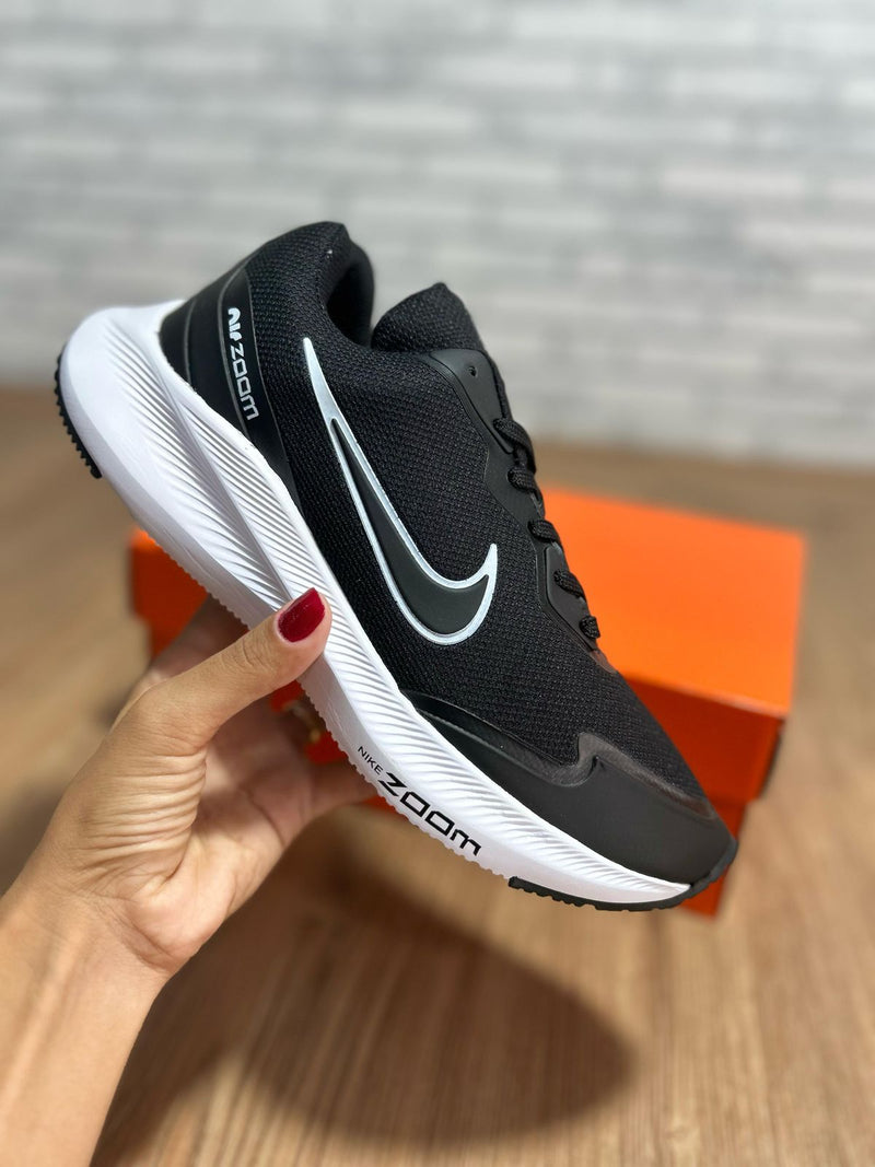 Tênis Nike Zoom 04 - Masculino & Feminino