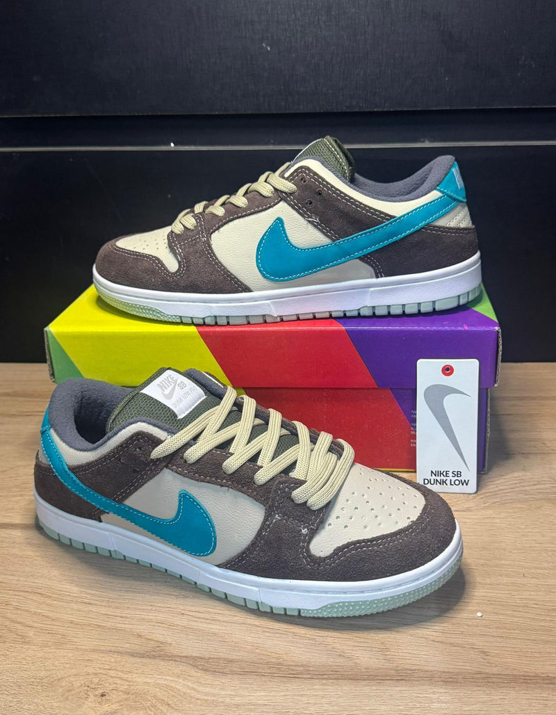 Tênis Nike Dunk Low - Primeira Linha
