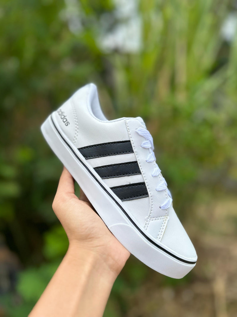 Tênis Adidas Sapatênis Unisex