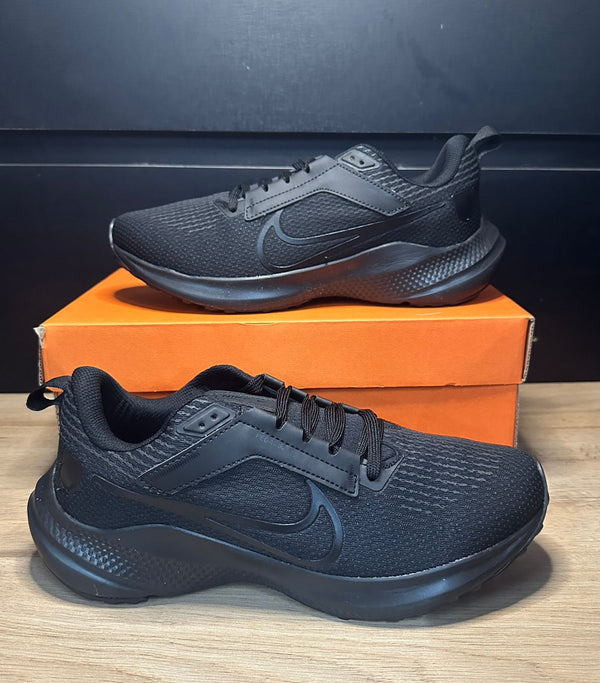 Tênis Nike Pegasus 40 - Masculino & Feminino
