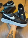 Nike Air Force 1 ´07 Em Couro - Linha Premium / Unissex
