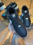 Nike Air Force 1 ´07 Em Couro - Linha Premium / Unissex
