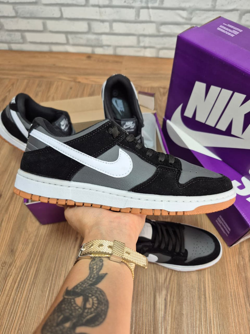 Nike Dunk Low / Segunda Linha - Feminino