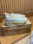 PROMOCIONAL Tênis Loewe x ON CLOUDtilt Collection