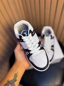 Louis Vuitton LV Trainer Infantil - Linha Premium