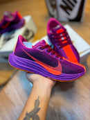Nike Pegasus Plus - Primeira Linha / Feminino