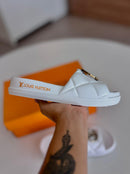 Slide Louis Vuitton Fivela E.V.A - Primeira Linha / Feminino