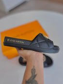 Slide Louis Vuitton Fivela E.V.A - Primeira Linha / Feminino