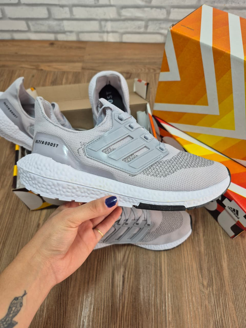 Adidas Ultraboost / Masculino - Primeira Linha
