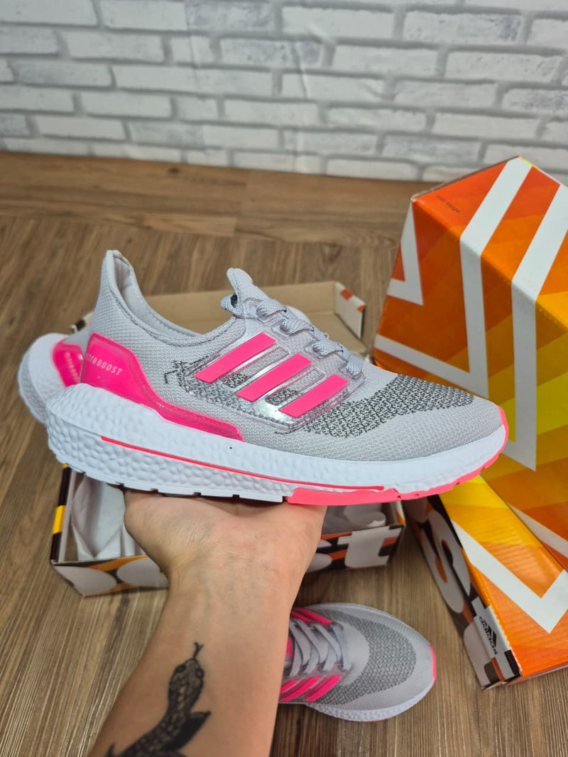Tênis Adidas Ultra Boost Feminino