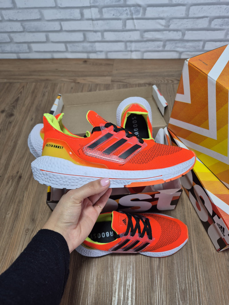 Adidas Ultraboost / Masculino - Primeira Linha