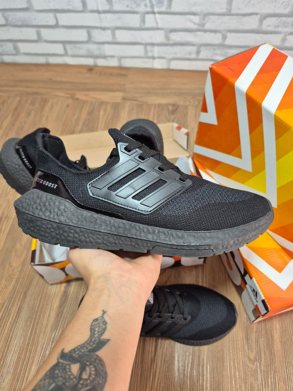 Adidas Ultraboost / Masculino - Primeira Linha