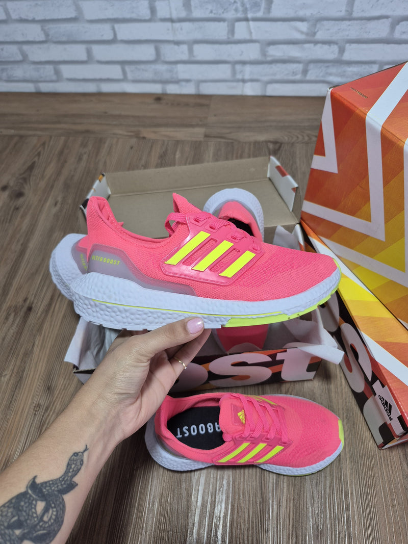 Tênis Adidas Ultra Boost Feminino